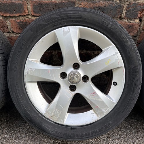 Vauxhall corsa sxi - 16”,